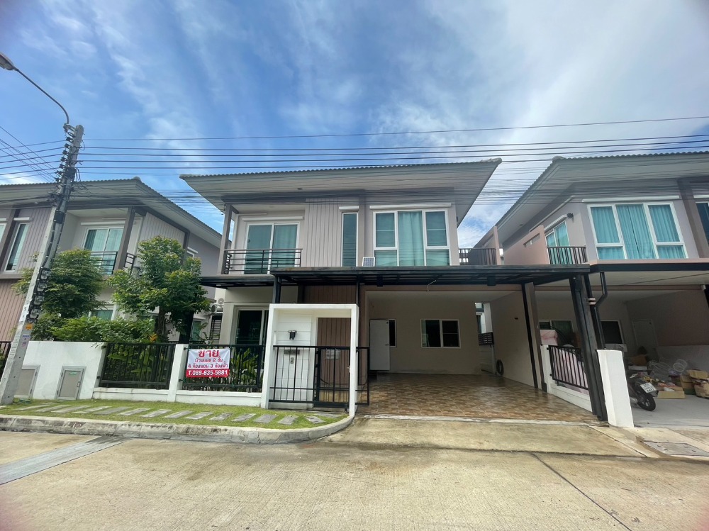 For SaleTownhouseRathburana, Suksawat : Project for sale: Q Distric Suksawat-Rama 3 Ring Road, 2-story twin house, ready to move in, 4 bedrooms, 3 bathrooms, 2 car parking spaces, size 35 sq m., ready to expand.