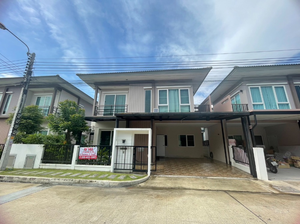 For SaleTownhouseRathburana, Suksawat : Project for sale: Q Distric Suksawat-Rama 3 Ring Road, 2-story twin house, ready to move in, 4 bedrooms, 3 bathrooms, 2 car parking spaces, size 35 sq m., ready to expand.