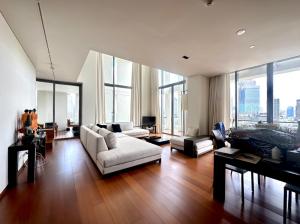 ขายคอนโดสาทร นราธิวาส : 4 bed duplex facing East