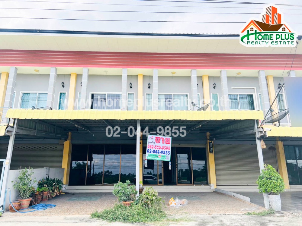 For SaleShophouseAng Thong : 2-story commercial building, Yi Lon Subdistrict, Wiset Chai Chan District, Ang Thong, good location next to the main road.