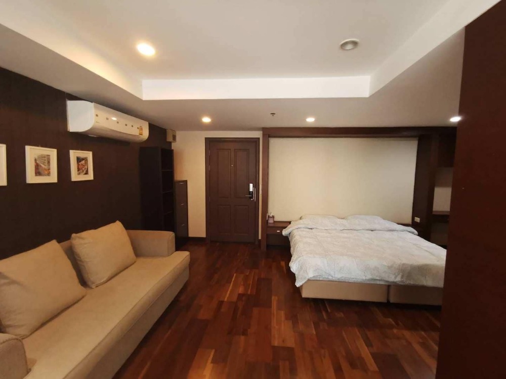 For SaleCondoLadkrabang, Suwannaphum Airport : Condo for sale, The Ninth Place, Srinakarin Road. Opposite Paradise Park Mall, next to the Yellow Line.