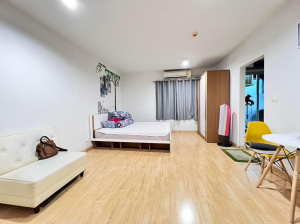 For SaleCondoLadkrabang, Suwannaphum Airport : Condo for sale iris avenue Onnut-wongwan, Building 5, Floor 7, project view, size 28.00 sq m.