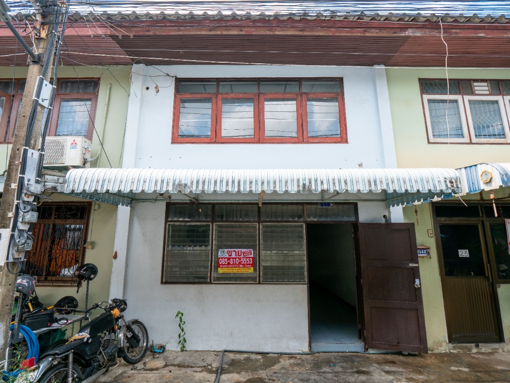 ขายทาวน์เฮ้าส์/ทาวน์โฮมลาดพร้าว101 แฮปปี้แลนด์ : ขายทาวน์เฮาส์ 2 ชั้น ซอยลาดพร้าว 101 ซอย 40 ถนนลาดพร้าว โครงการชุมชนร่วมกันสร้าง  ราคาดีที่สุดในเวลานี้ สภาพดี ใกล้ถนนซอยลาดพร้าว 101 เพียง 65 เมตร เท่านั้น