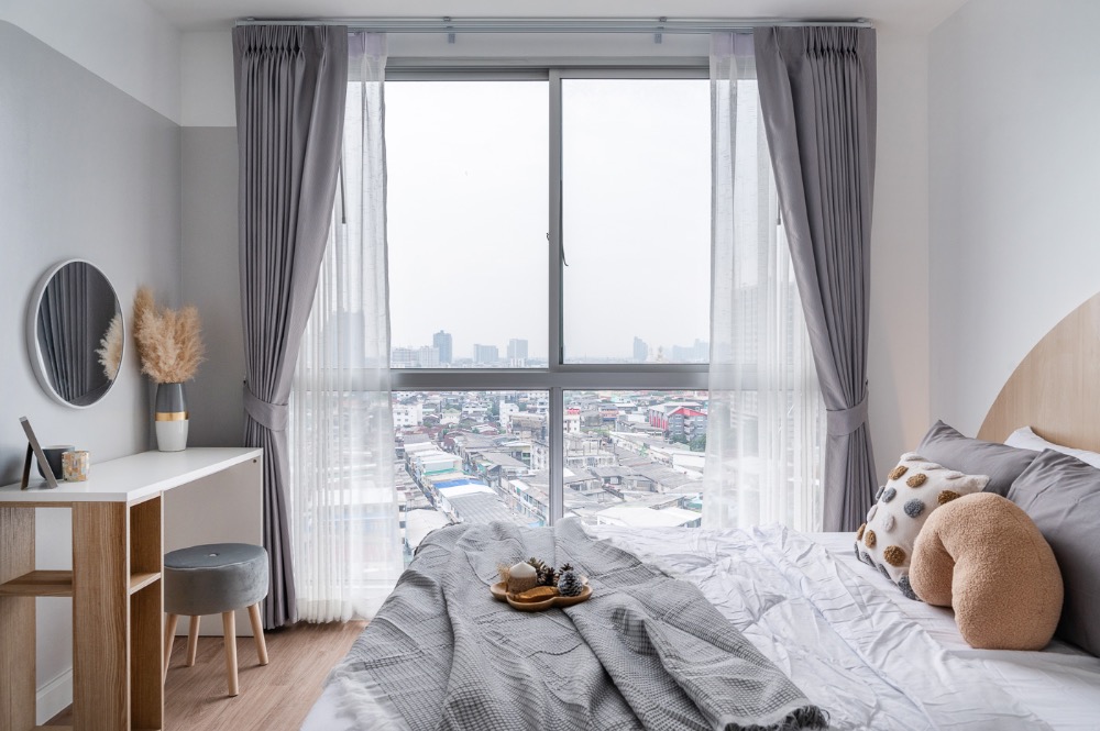 For SaleCondoWongwianyai, Charoennakor : The Niche Taksin, large 42.47 sq m., 14th floor, near BTS Wongwian Yai.