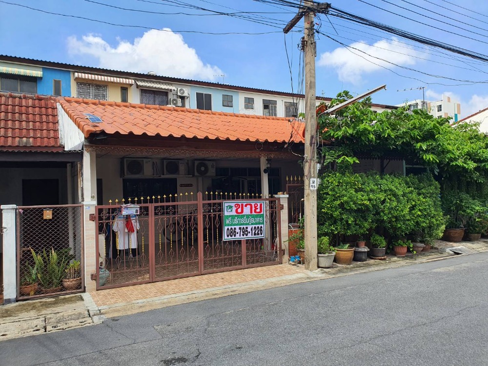 For SaleTownhouseVipawadee, Don Mueang, Lak Si : Townhouse for sale, 1 floor, 32 sq m., Suknirun Village, Lak Si, Chaengwattana, Vibhavadi, pink/red BTS, ready to move in.