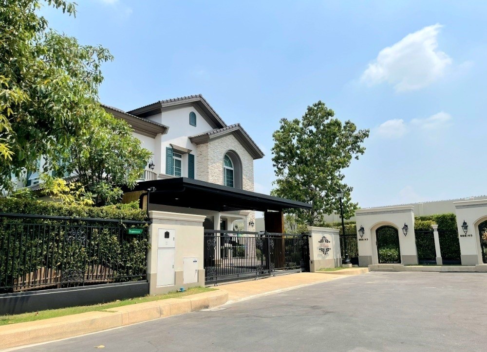 For RentHouseKasetsart, Ratchayothin : Single house for rent, Nantawan Ramindra - Phahonyothin 50 project, corner house, area 108 square meters, very new condition, 4 bedrooms, parking for up to 5 cars, Theparak Road, Tha Raeng Subdistrict, Bang Khen District, Bangkok.