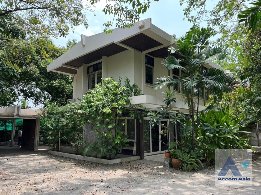 For RentHouseSukhumvit, Asoke, Thonglor : 4 Bedrooms House for Rent in Sukhumvit, Bangkok near BTS Phra Khanong (AA38011)