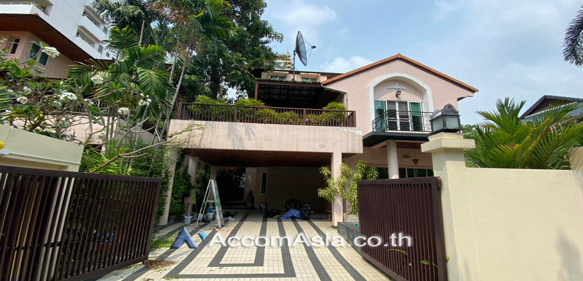 For RentHouseSukhumvit, Asoke, Thonglor : Private Swimming Pool | 4 Bedrooms House for Rent in Sukhumvit, Bangkok near BTS Phrom Phong (9002001)