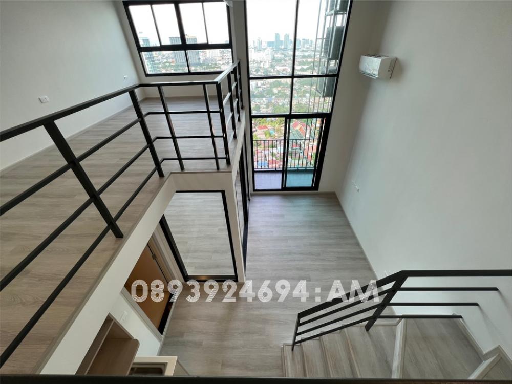 For SaleCondoPinklao, Charansanitwong : Loft style room, river view, floors 32-37 with a ceiling height of 4.55 m. Pay common fees only for the area below. Normal price 5.xx M฿ reduced to 4.05 million baht (free transfer day expenses + iPhone 15 & gold bars 1 baht) Promotion ends on 5 November 