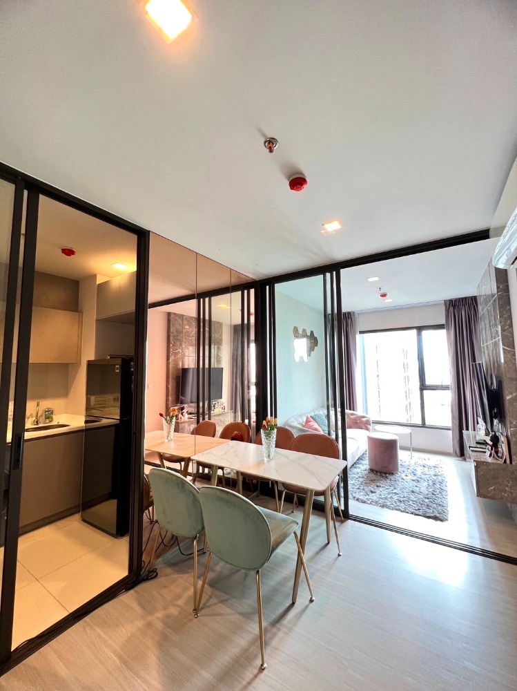 For SaleCondoRama9, Petchburi, RCA : Urgent sale‼️ Good price, Life Asoke Rama9 Condo, high floor, beautiful view, south direction, complete furniture and electrical appliances, next to MRT Rama 9.