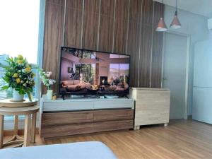 ขายคอนโดสะพานควาย จตุจักร : ✨ Lumpini Park Vibhavadi-Jatujak Condo   : 1 Bedroom,  1 Bathrooms, 34.16 sqm. Sales Price 3,990,000THB ✨