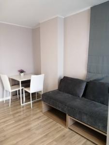 For RentCondoLadkrabang, Suwannaphum Airport : 🎀 For rent 🎀 D Condo On Nut-Rama 9 🤝 8,000 baht/month ~ 30 sq m. 🙏(ASK-23110246)