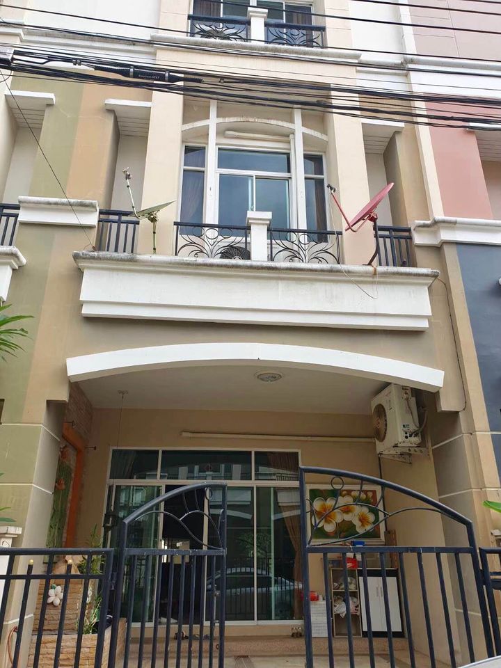 For RentTownhouseBang kae, Phetkasem : Home office for rent, 3.5 floors, Siri Avenue Phetkasem 81, near The Mall Bang Khae, MRT Lak Song.