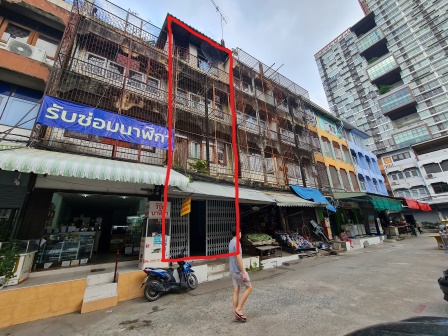 For SaleShophouseBangna, Bearing, Lasalle : Urgent sale! 4-story commercial building in front of Bangna intersection market, size 16 sq m, width 4 meters, good location near BTS Bangna, price only 4.99 million baht!!