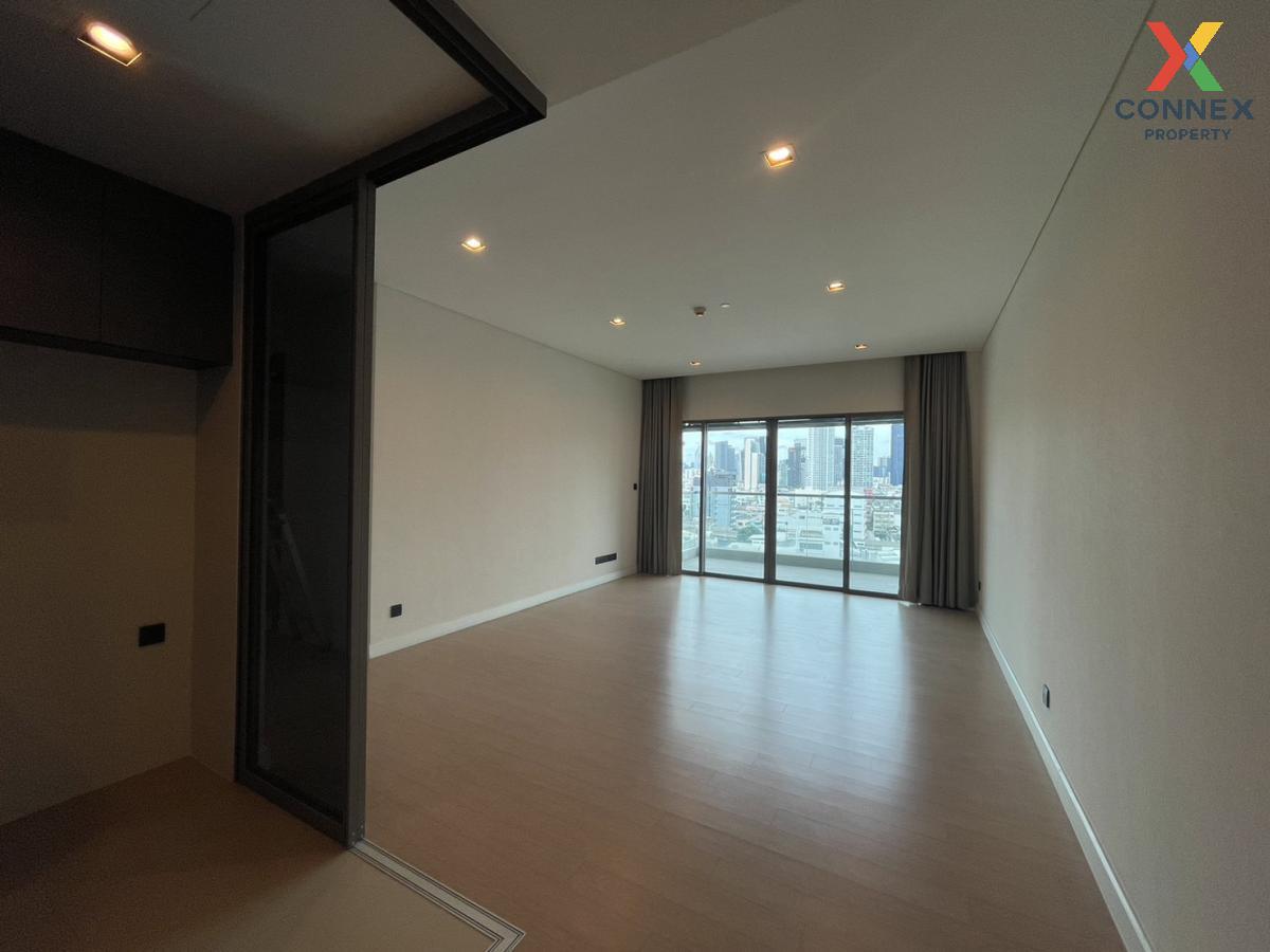 For SaleCondoSathorn, Narathiwat : For Sale Condo , The Room Charoenkrung 30 , BTS-Saphan Taksin , Bang Rak , Bang Rak , Bangkok , CX-32591