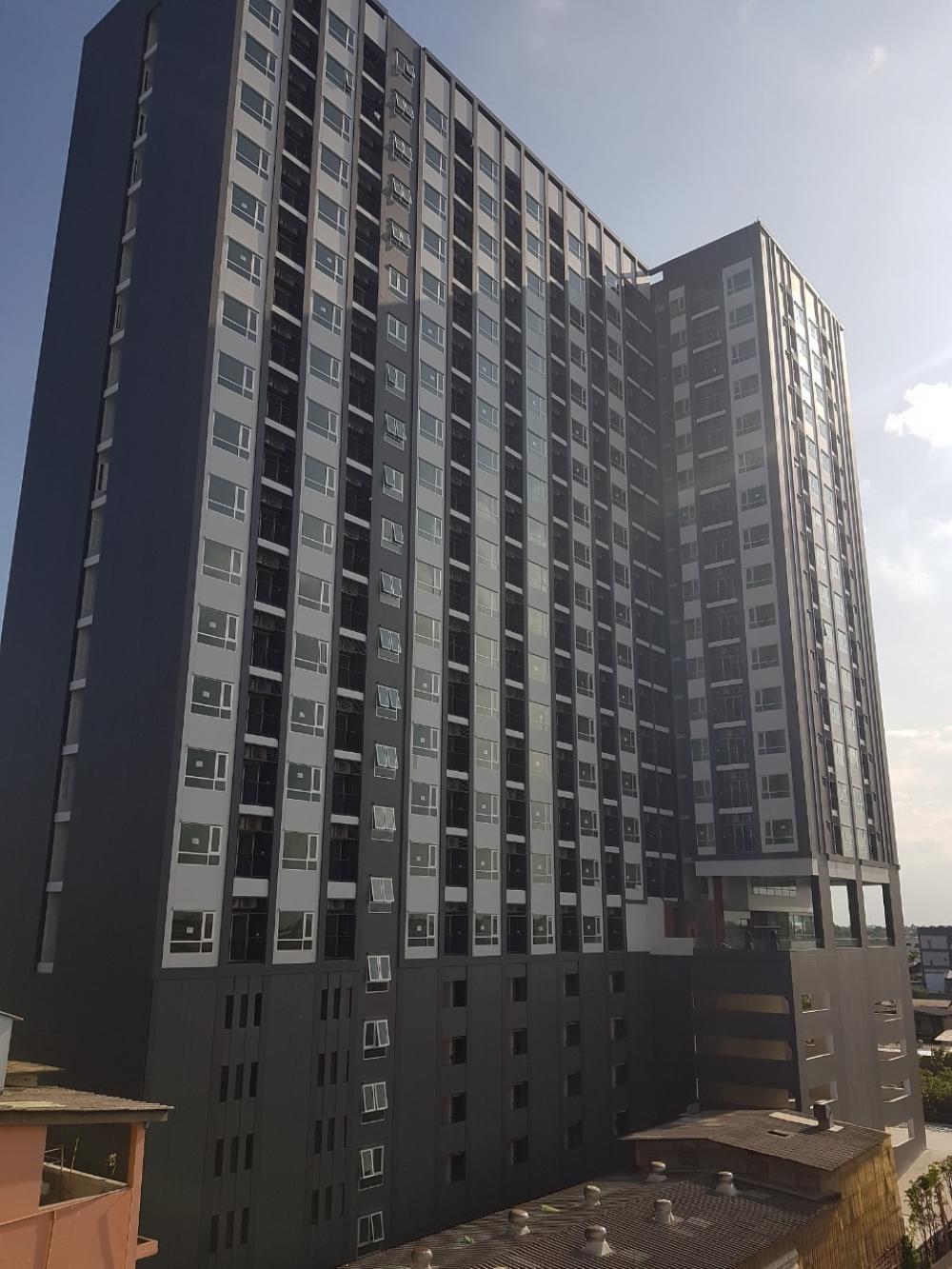 Sale DownCondoPinklao, Charansanitwong : President Condo Charan-Yak Fai Chai 📌Cheaper than buying with the project, corner room, south direction, unblocked view, selling down payment 700,000, check and accept room transfer, remaining balance 2.77 million baht.