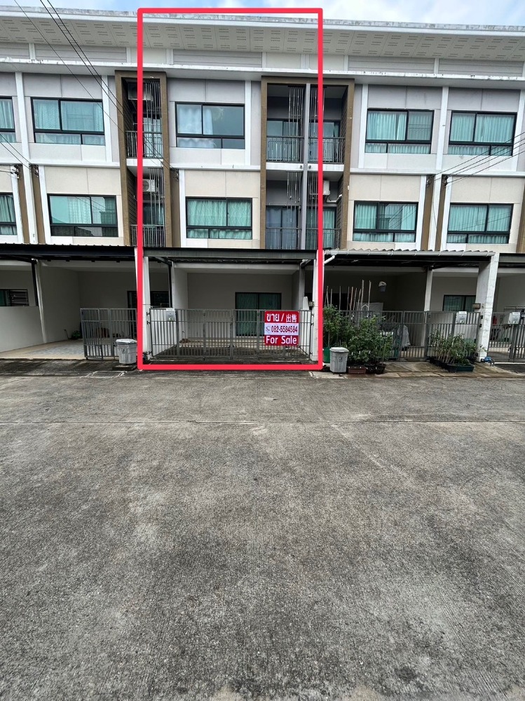 For SaleTownhouseVipawadee, Don Mueang, Lak Si : Next to the main road! Good location! Good price! New condition! Townhome for sale, Patio Viphavadee-Songprapar project, 3 floors, 19.4 sq m, near Don Mueang Airport. Near the Red Line Don Mueang ! Urgent sale !
