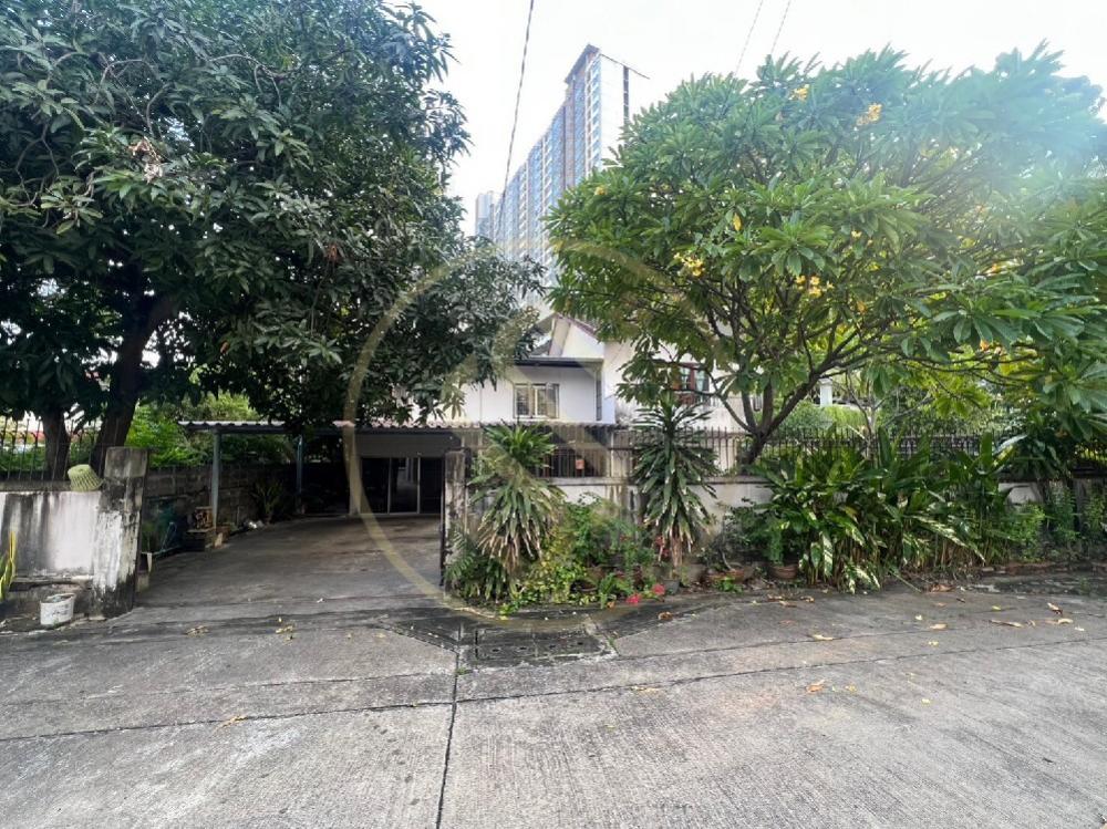 For SaleHouseChaengwatana, Muangthong : Urgent sale, 2-story detached house in Soi Ngamwongwan 43, land size 98 square wah, usable area 180 square meters, near The Mall Ngamwongwan, Dhurakij Bundit University.