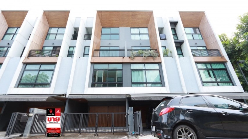 ขายทาวน์เฮ้าส์/ทาวน์โฮมโชคชัย4 ลาดพร้าว71 : ขายทาวน์โฮม ลาดพร้าว ใกล้รถไฟฟ้า