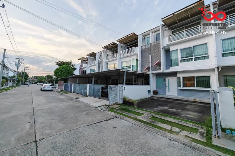 ขายทาวน์เฮ้าส์/ทาวน์โฮมพัฒนาการ ศรีนครินทร์ : ขายทาวน์โฮม 3 ชั้น บ้านใหม่ พระราม 9-ศรีนครินทร์ ถนนกรุงเทพกรีฑา
