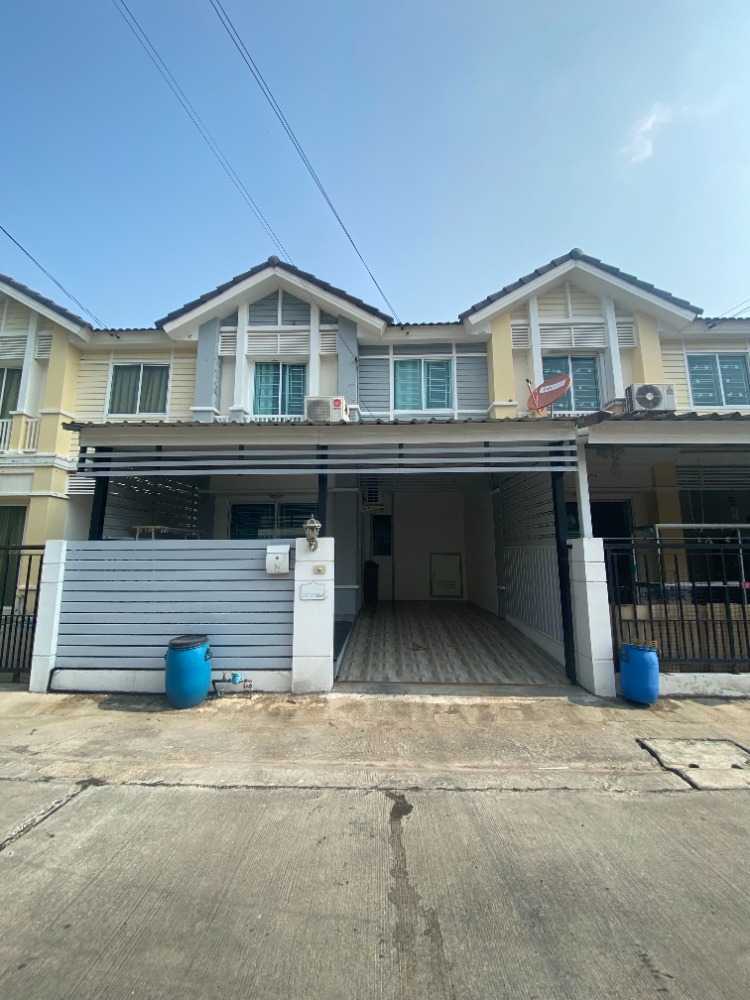 For SaleHousePattanakan, Srinakarin : Pruksa Ville Village 50/2 for sale, size 17.4 square meters, 3 bedrooms / 2 bathrooms / 1 parking space, Ramkhamhaeng, Ramkhamhaeng Road, Saphan Sung District.