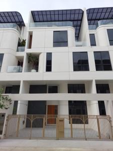 ขายทาวน์เฮ้าส์/ทาวน์โฮมพระราม 3 สาธุประดิษฐ์ : Townhome, 3 and a half floors, Demi Sathu 49, DEMI Sathu 49, some built ins. There is an elevator in the house