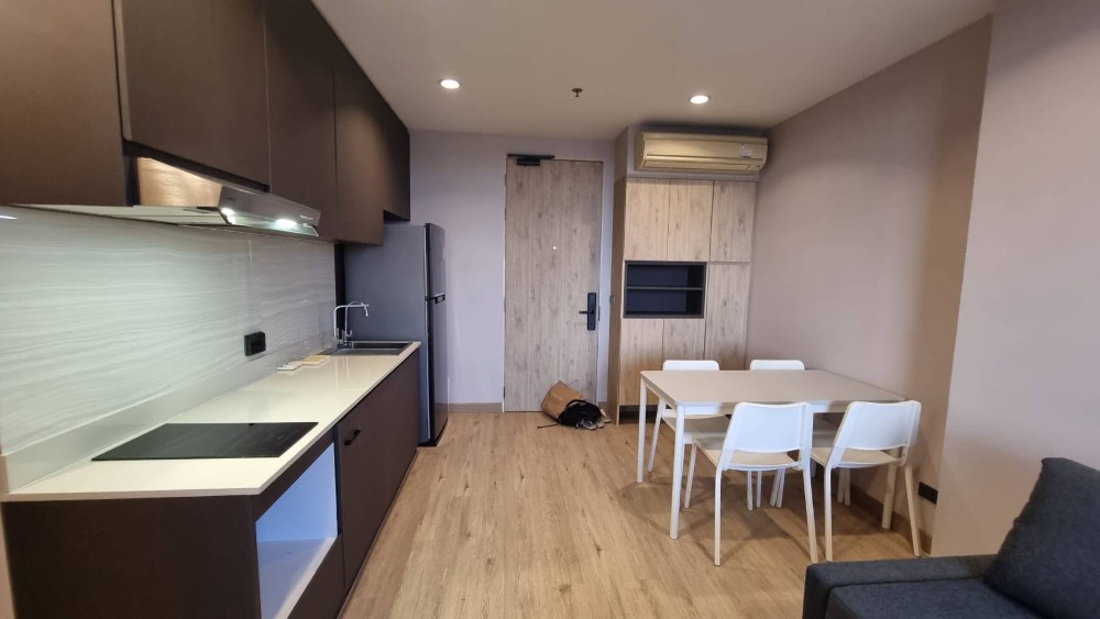 For RentCondoOnnut, Udomsuk : BTS On Nut  the president81 for rent, 2 bedrooms, 1 bathroom, 49 sq m, parking for 2 cars, newly renovated room, fully furnished, price negotiable.