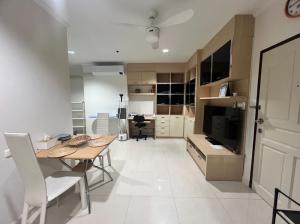 For RentCondoRatchathewi,Phayathai : For rent, newly renovated ✨ Pathumwan Resort, 2 bedrooms, 2 bathrooms, only 20k, contact 095 426 4563 (Boss)