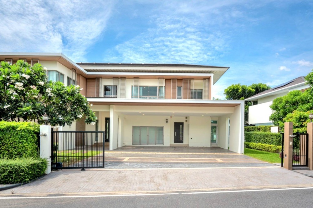 For SaleHouseLadkrabang, Suwannaphum Airport : Luxurious mansion, Perfect Masterpiece Rama 9-Krungthep Kreetha, corner plot, main road, in front of the garden, beautiful, fully built-in, ready to move in.