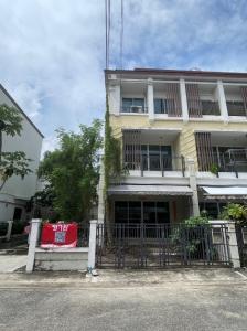 For SaleTownhouseKaset Nawamin,Ladplakao : Townhome for sale, Baan Klang Muang Urbanian Kaset-Nawamin 2, corner house