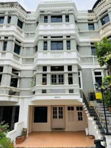 For RentTownhouseSukhumvit, Asoke, Thonglor : For rent at Chicha Castle Negotiable at @condo9000 (with @ too)