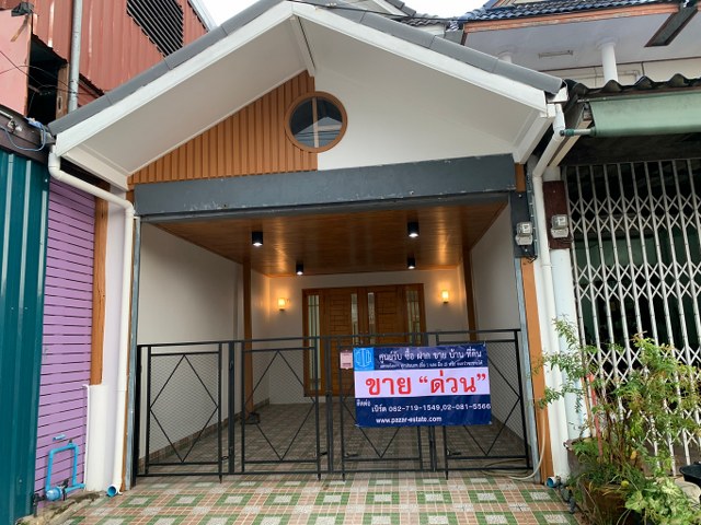 For SaleTownhouseRayong : Townhouse for sale, renovated, minimalist style, Muji, completely renovated, ready to move in, next to the road, best location in this area, Bang Chang District, Rayong Province.
