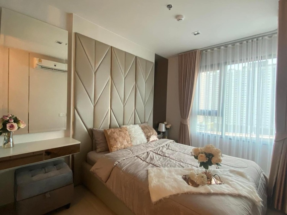 For RentCondoThaphra, Talat Phlu, Wutthakat : ★ Life Sathorn Sierra ★ 36 sq m., 14th floor (1 bedroom, 1 bathroom), ★near BTS Talat Phlu, connected to Icon Siam ★only 5 minutes to the CBD in the heart of the city like Sathorn★ Many amenities★ Complete electrical app