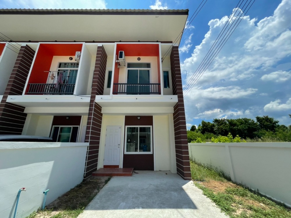 For RentTownhouseRayong : Townhome for rent in Ban Chang, Rayong Province, in the Baan Ngam Charoen 23 project, Ban Chang, Phla Beach.