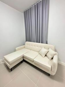 For RentTownhousePathum Thani,Rangsit, Thammasat : For rent with furniture and electrical appliances. House ready to move in, near Future Park Rangsit, 2-story townhome for rent (❌No pets❌)