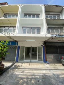 For RentShophouseBang Sue, Wong Sawang, Tao Pun : Commercial building, 3 floors, 1 unit, good location, next to the road, for rent, Prachachuen-Bang Sue area, near BTS Bang Son, only 750 meters.