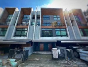 For SaleTownhouseChokchai 4, Ladprao 71, Ladprao 48, : Townhome for sale, 3.5 floors, Arden Townhome Project, Arden Lat Phrao 71, cheapest in the project.