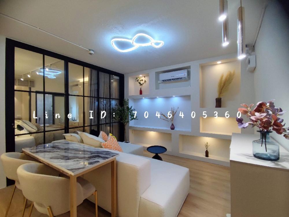 For SaleCondoRatchathewi,Phayathai : Newly renovated fully furnished 1BR condo 35 Sqm in heart of Bangkok's CBD. Ready to move in! only 3 mins walk to BTS Ratchatewi.
