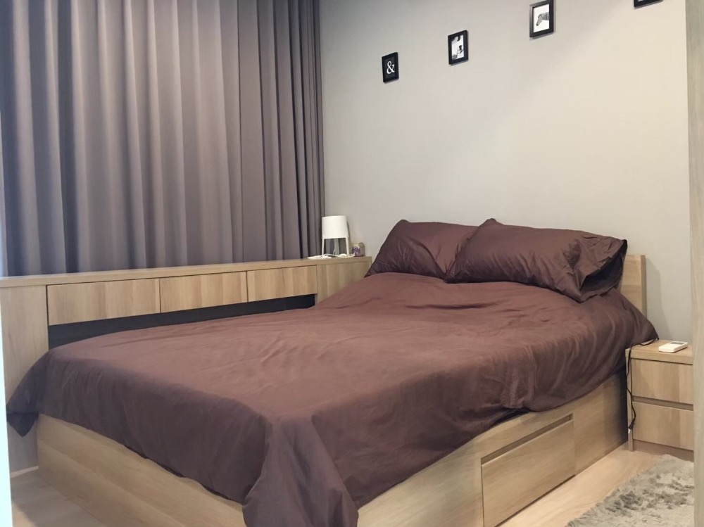 For SaleCondoRatchadapisek, Huaikwang, Suttisan : ++ Very special price, only 3.29MB ++ Noble Revolve with 1 bedroom, 1 bathroom, good location, next to MRT Cultural Center, 80 m. If interested, make an appointment to see the room, 097-953-6263 Aum.