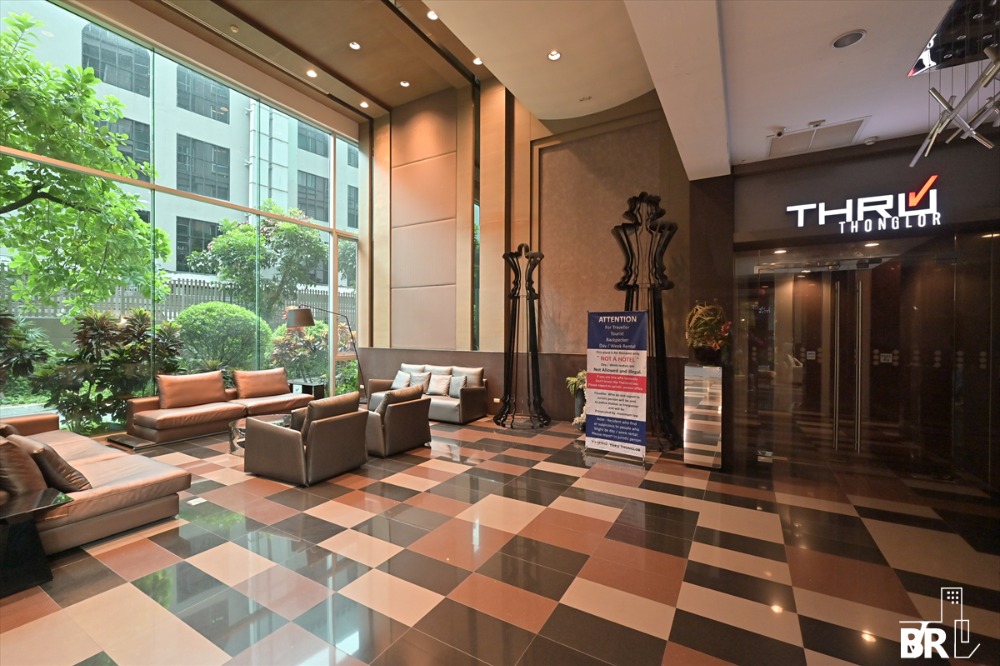 ขายคอนโดพระราม 9 เพชรบุรีตัดใหม่ RCA : Thru Thonglor / ห้องวิวโล่ง ราคาดีที่สุดในโครงการ / 2 ห้องนอน 2 ห้องน้ำ 56.68 ตร.ม. โทร 0617546461