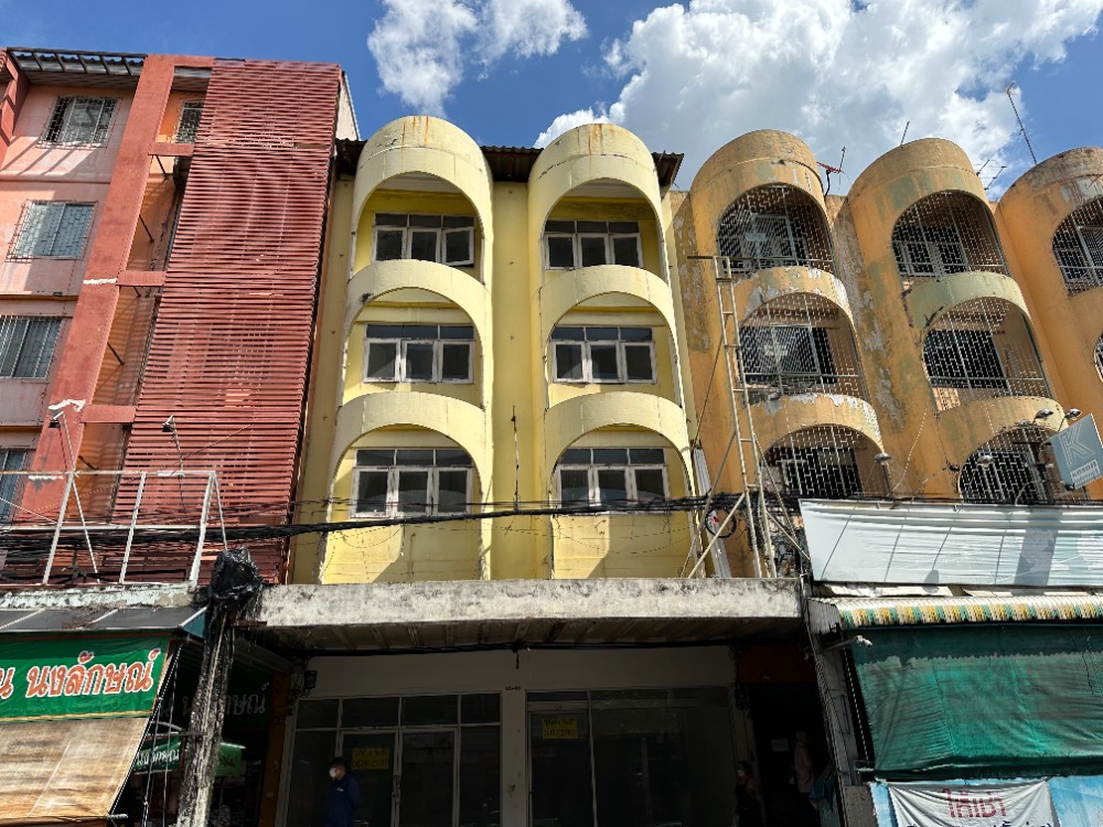 For RentShophouseLadprao101, Happy Land, The Mall Bang Kapi : 4-storey commercial building for rent near The Mall Bangkapi