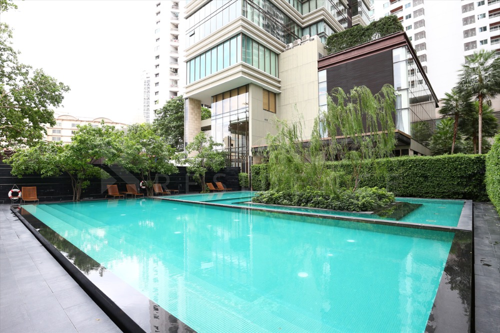 For SaleCondoSukhumvit, Asoke, Thonglor : The Emporio Place / high floor room, city view / 3 bedrooms, 4 bathrooms, 160 sq m. Call 0617546461