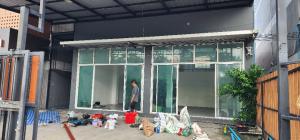 For RentShophousePhutthamonthon, Salaya : Commercial building for rent on the main road, near the food market, Sai 3.
