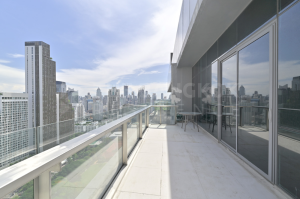ขายคอนโดสุขุมวิท อโศก ทองหล่อ : 💥“The Room Sukhumvit 21 Condominium“ (2B2B, 98.36 SQM, Duplex) Selling at 13.85 MB. (Only at 1XX,XXX THB/SQM.) One of The Best Price in Heart of Asoke (Sukhumvit 21). Contact PAE : 06-5823-5265💥