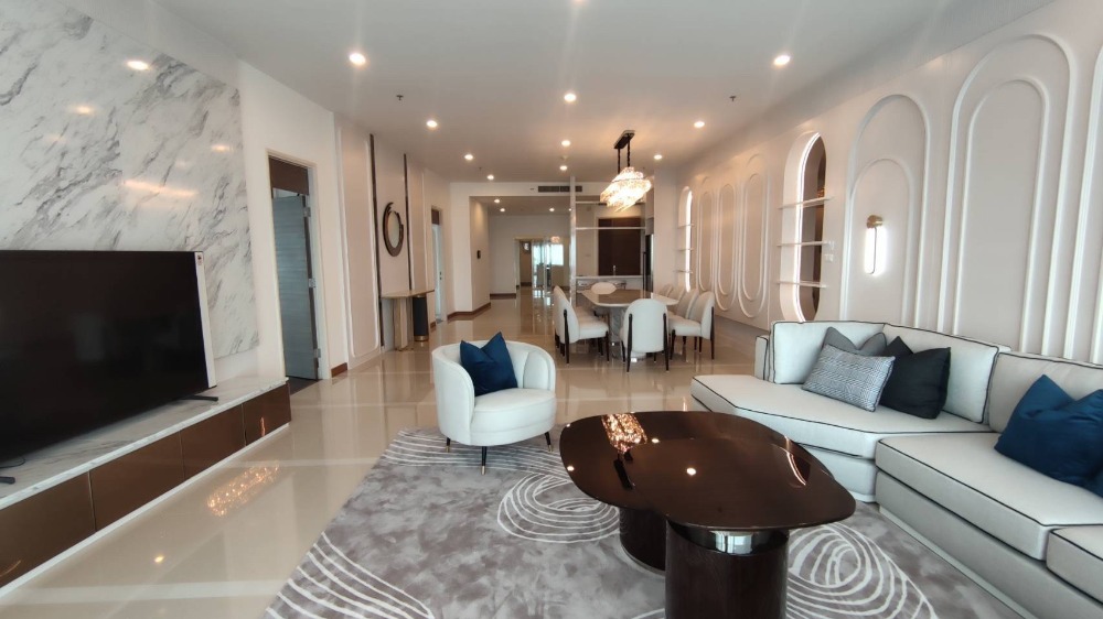 For SaleCondoRama3 (Riverside),Satupadit : SUPALAI PRIMA RIVA : ( Fl. 43 ) / A 4-bedroom condominium with a maid's room, separate bathroom, and a river view.