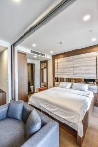 For RentCondoSiam Paragon ,Chulalongkorn,Samyan : For rent: Ashton Chula - Silom, 33.56 sq m., beautiful room, fully furnished, 28,000 baht per month.
