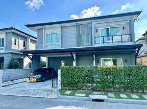 For SaleHouseLadkrabang, Suwannaphum Airport : Single house for sale with furniture, new condition, cheapest in the project. The front of the house faces north. The kitchen addition is very beautiful.