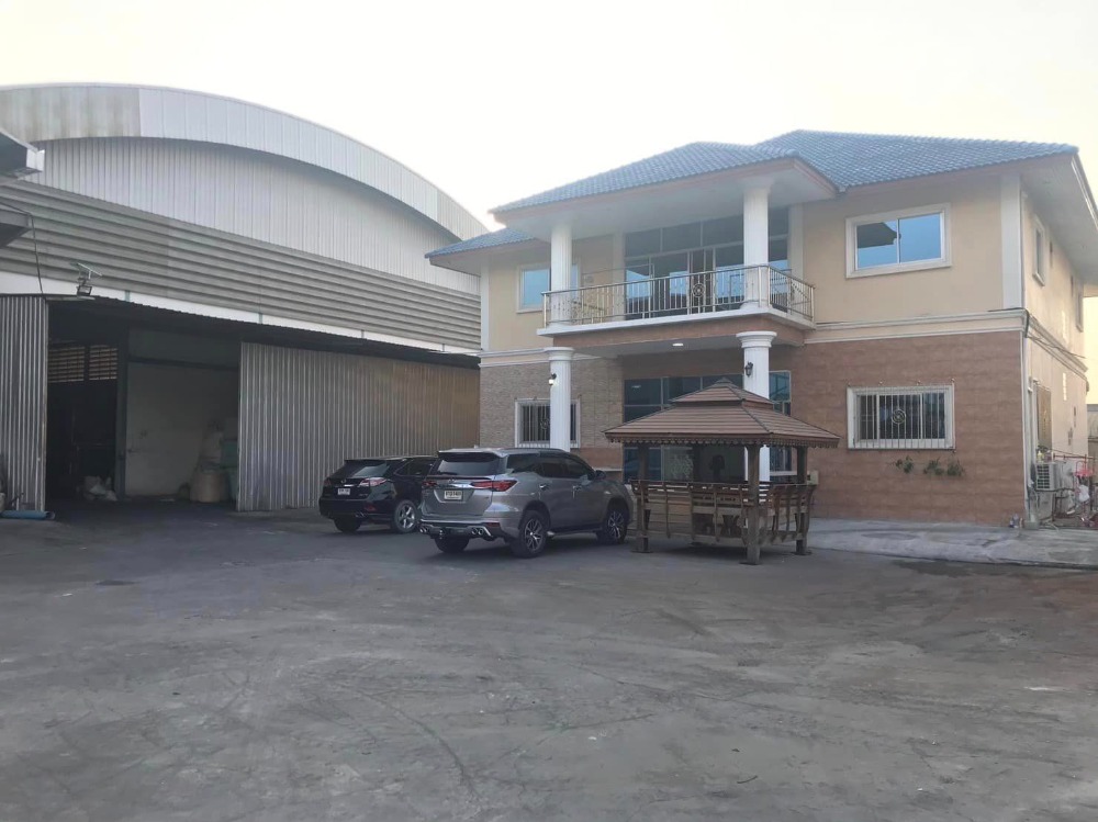 For RentWarehouseMahachai Samut Sakhon : For rent Warehouse & Factory #For rent, warehouse, factory, Samut Sakhon Industrial Estate - Area 6 rai - Warehouse area 4,300 sq m. - There are 2 2-story offices, rental price 500,000 baht/month.