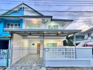 For SaleTownhouseNonthaburi, Bang Yai, Bangbuathong : Pruksa Village 14A Soi 5, Soi Wat Lat Pladuk, Bang Bua Thong, near Central Westgate, Purple Line, Bang Yai Market, near Big C, Lotus, Makro.