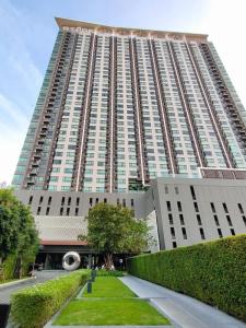 For SaleCondoBang Sue, Wong Sawang, Tao Pun : For sale and rent, The Stage Taopoon, high floor, river view, near MRT Tao Poon, contact 092-2424-789.